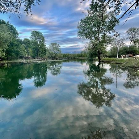 Lake View Apartment Dodosi Luaran gambar