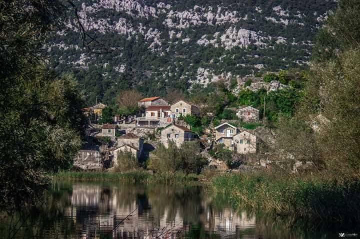 Lake View Apartment Dodosi Luaran gambar